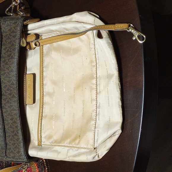 Michael Kors Signature Crossbody Bag Brown - Picture 15 of 17